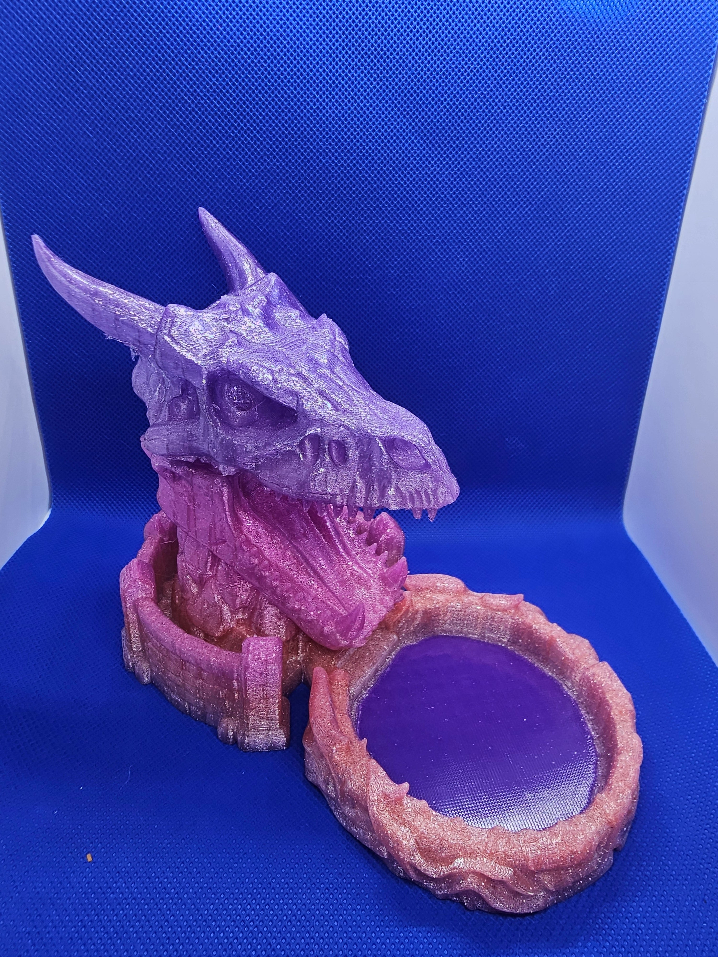 Awesome dragon head dice tower