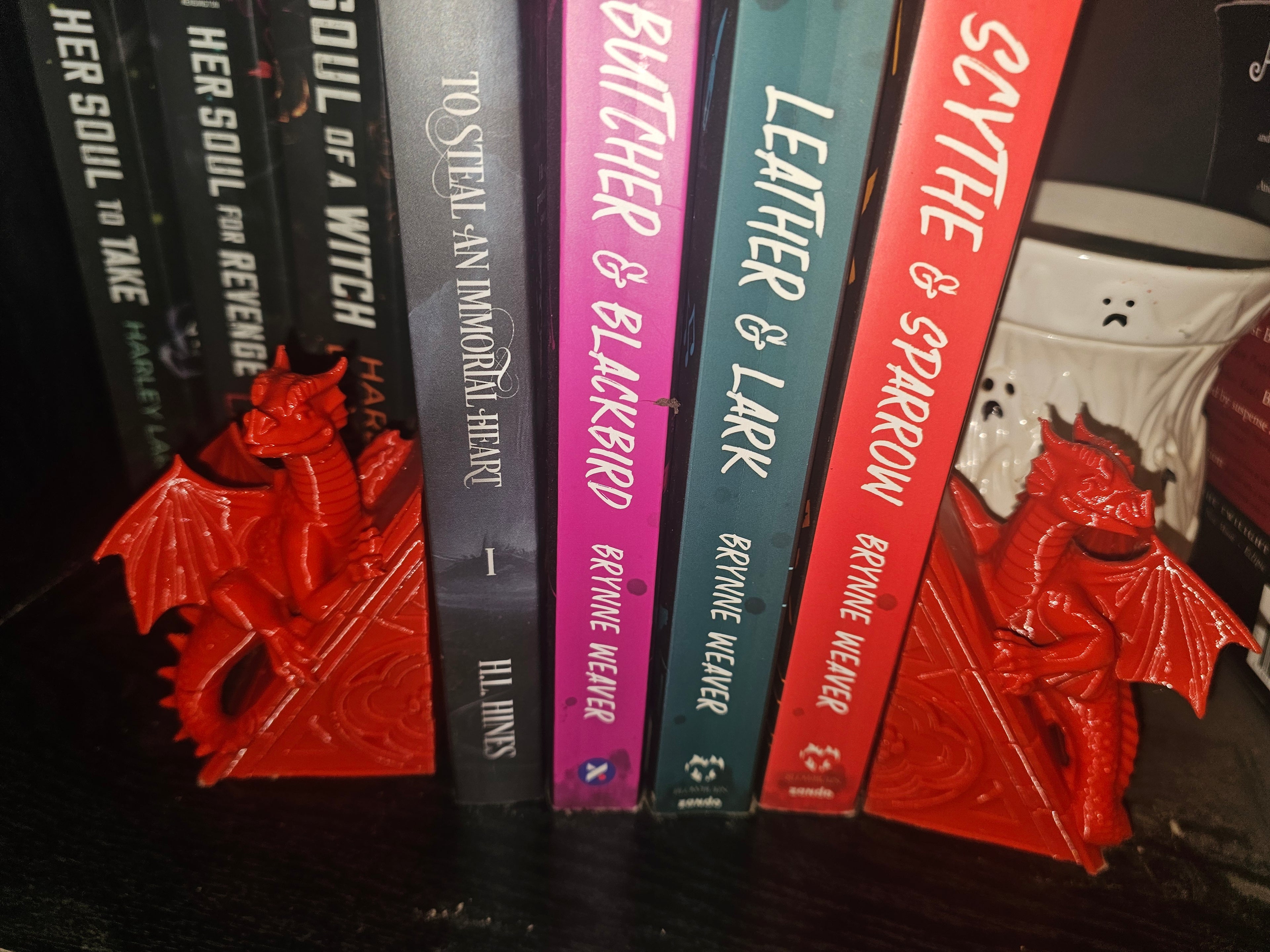 Stunning dragon bookends